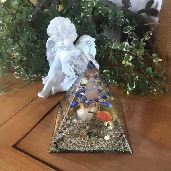 Orgonite Pyramide - Sélénite & Lapis Lazuli – Image 2