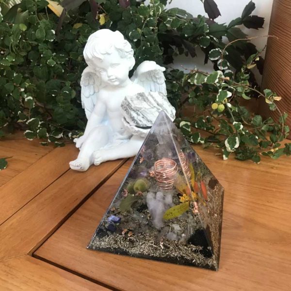 Orgonite Pyramide - Deux anges – Image 2