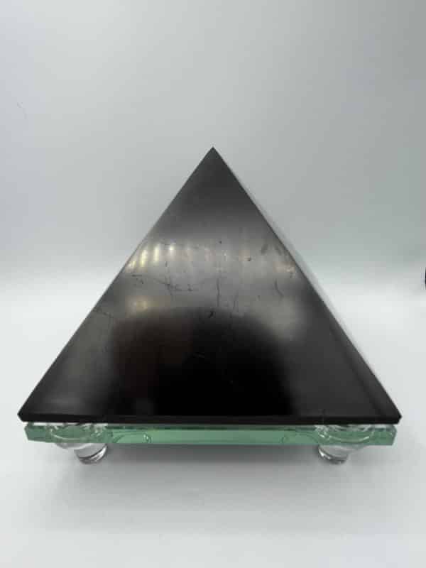 Pyramide de Shungite